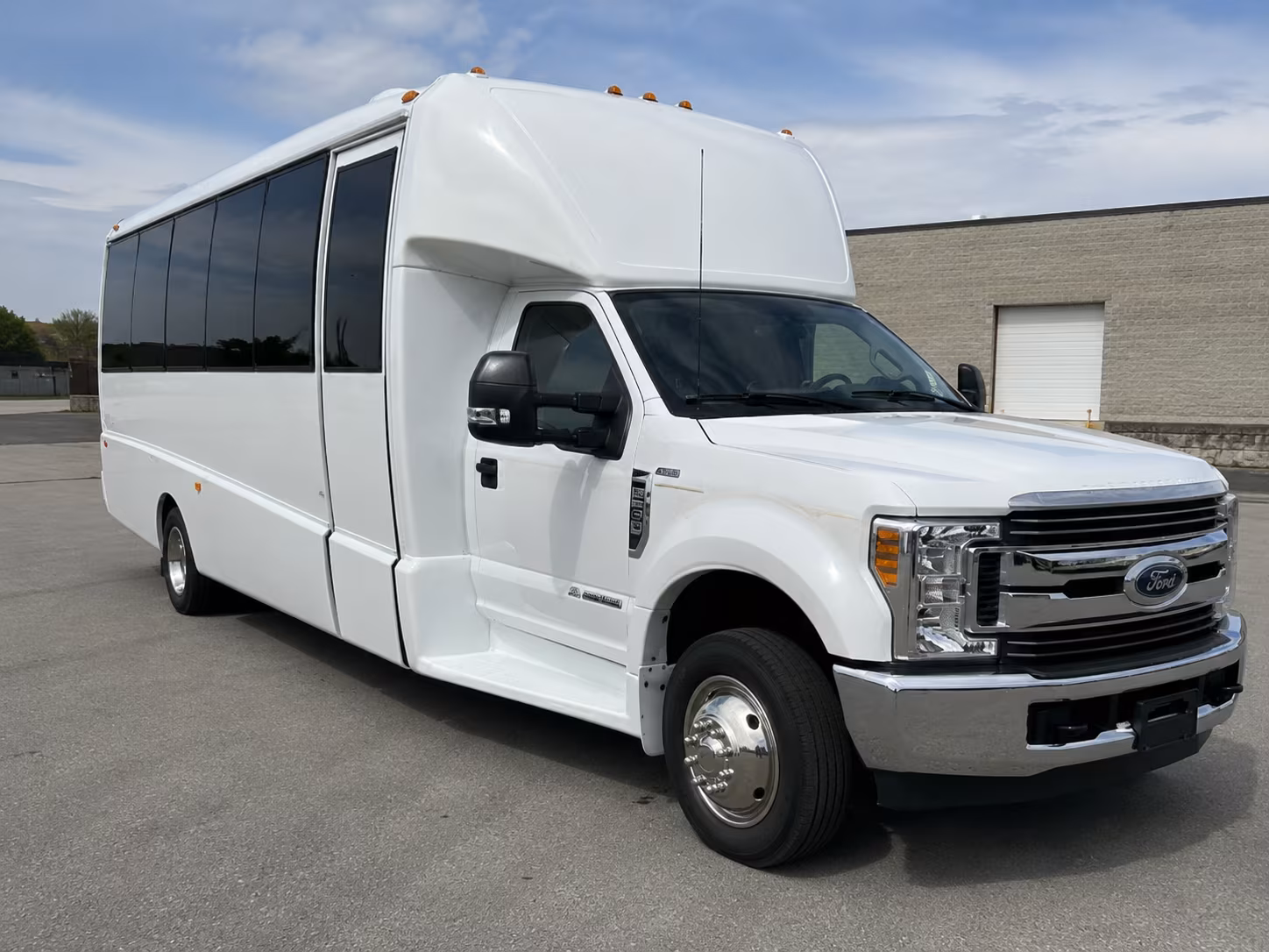 15 passenger minibus
