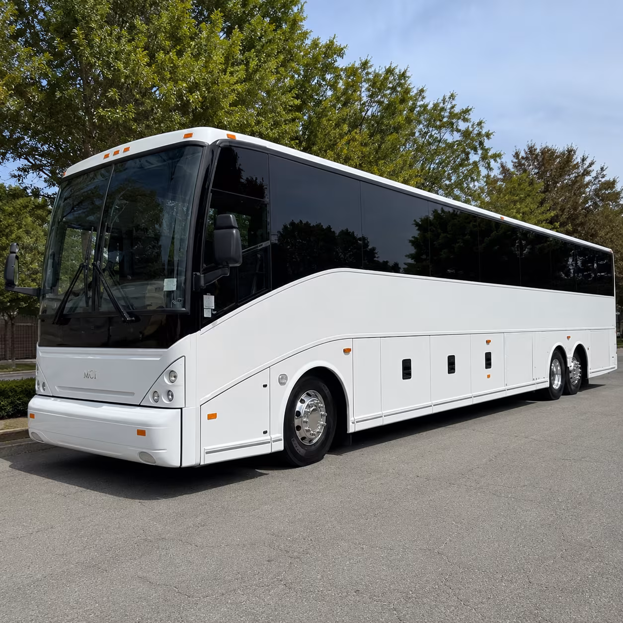 shuttle groups between yale university and the airport without the headache